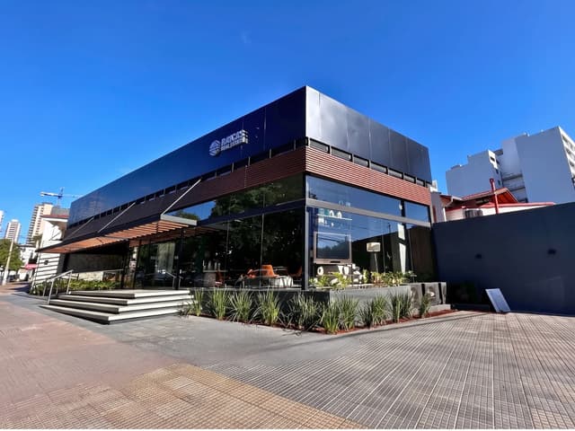 Showroom Raíces Real Estate — Proyecto ejecutado por Casa Clima E.A.S.
